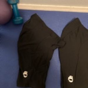2 pairs of Pearl izumi cycling shorts sz lg